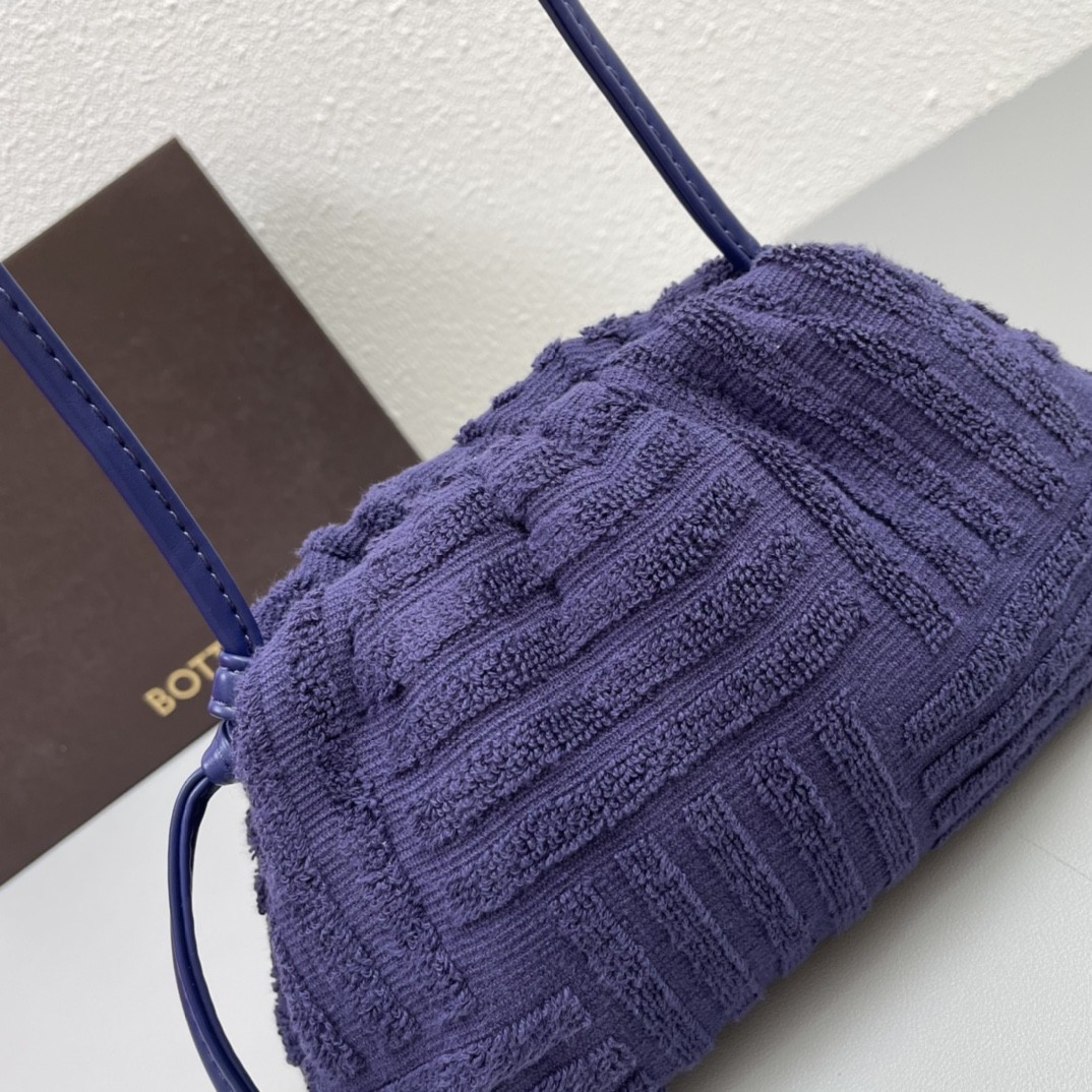 보테가베네타 숄더백