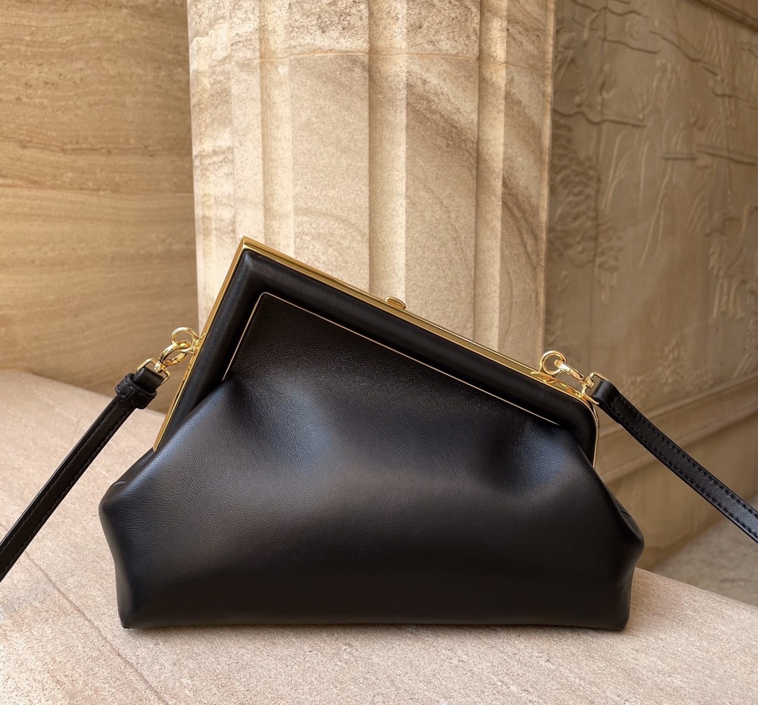 펜디 퍼스트 숄더백