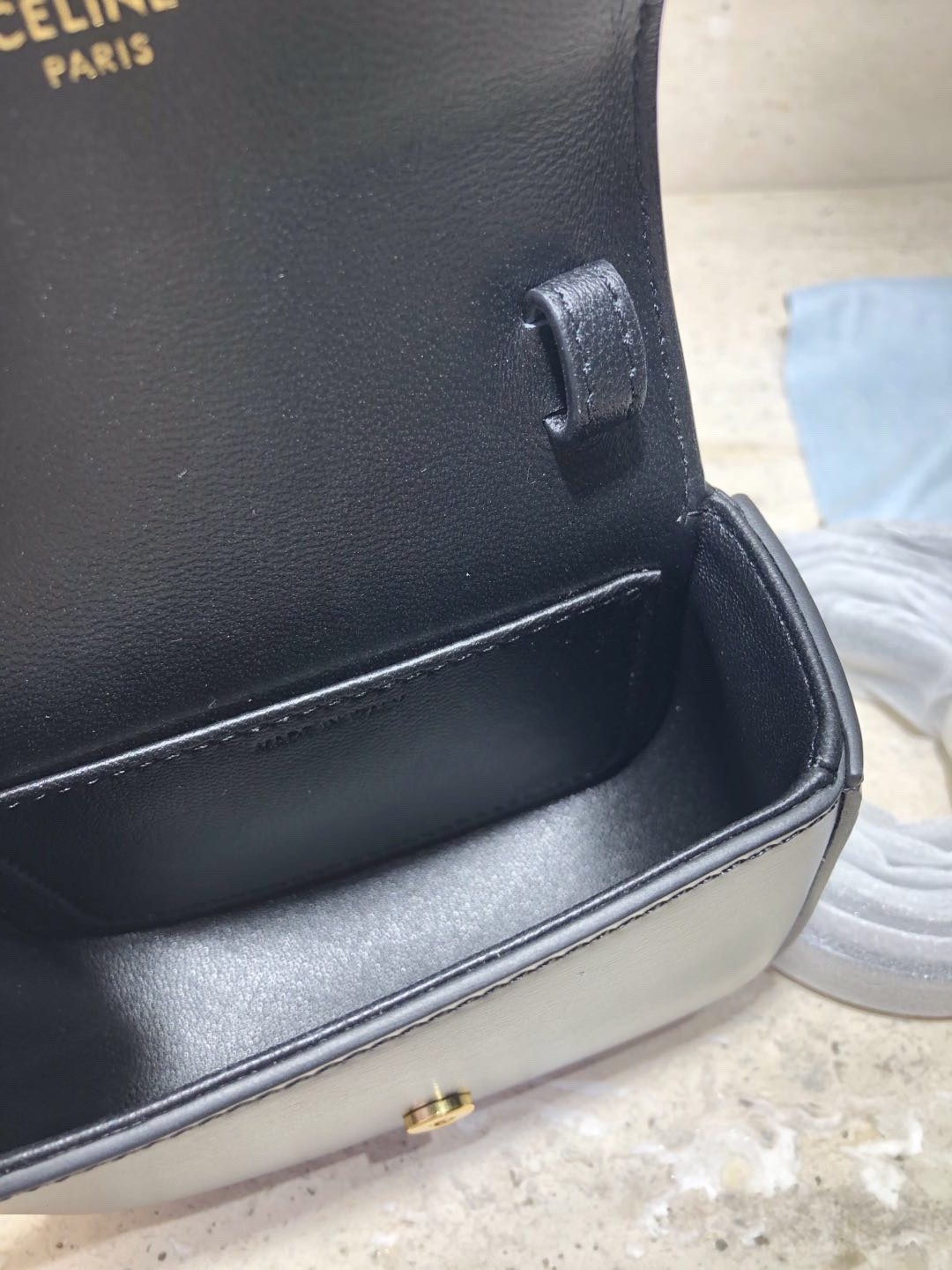 [CELINE-셀린느]  미니 클로드 - 샤이니 카프스킨 블랙