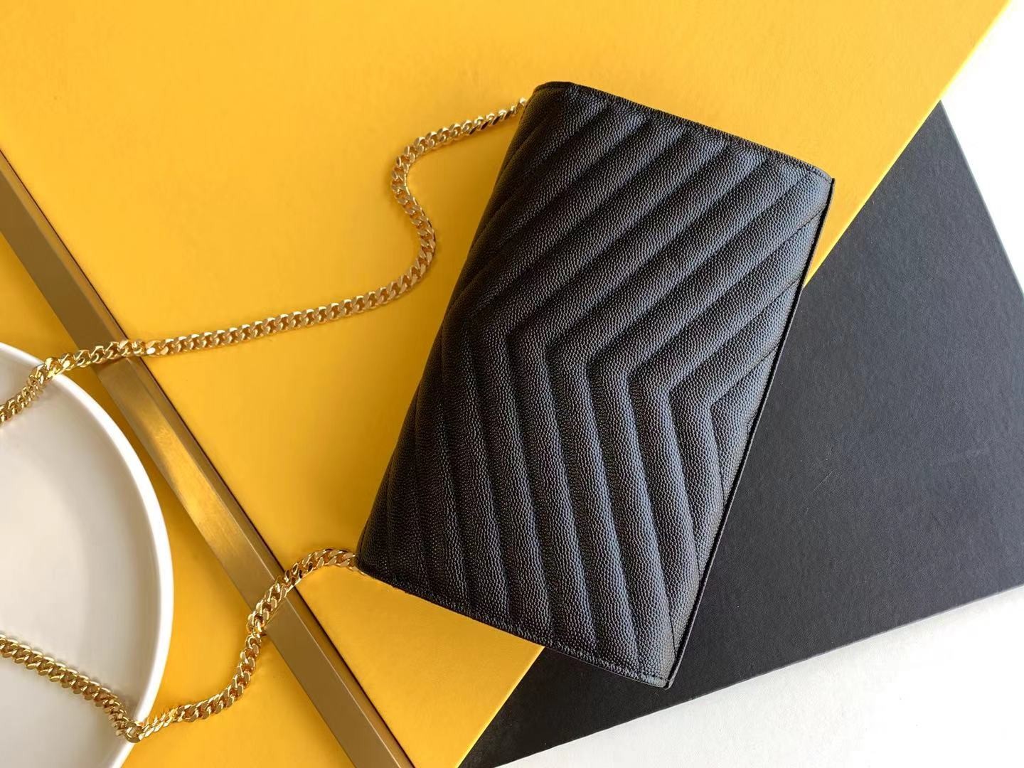 세인트로랑 YSL 로고 모노그램 체인 숄더백 블랙 (금장)