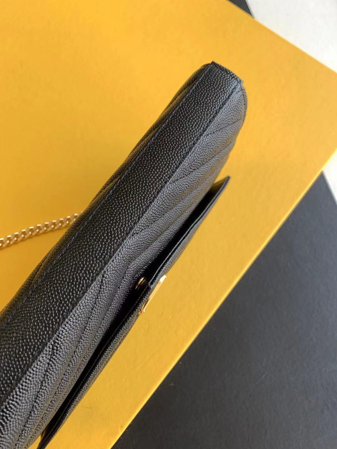 세인트로랑 YSL 로고 모노그램 체인 숄더백 블랙 (금장)