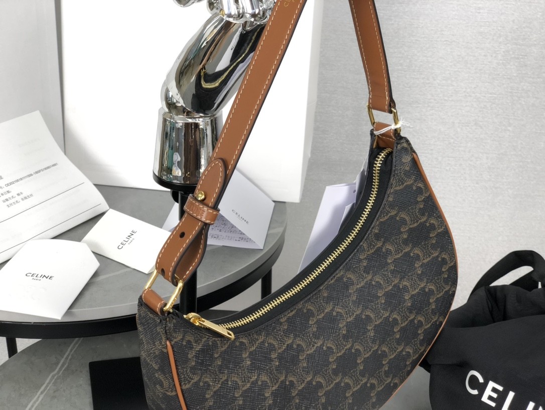 [CELINE-셀린느] 아바백 - 트리옹프 캔버스 & 카프스킨 탠  [백경]