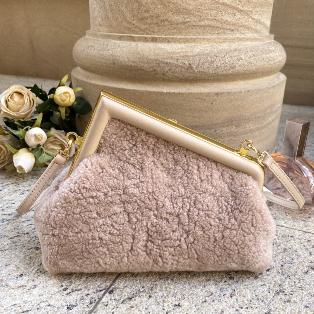 펜디 퍼스트 스몰 숄더백