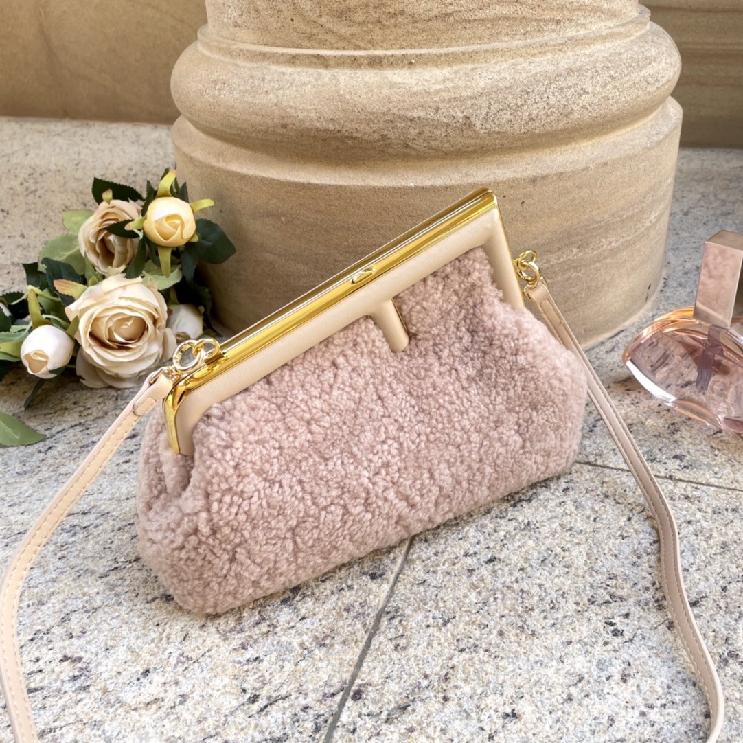 펜디 퍼스트 스몰 숄더백