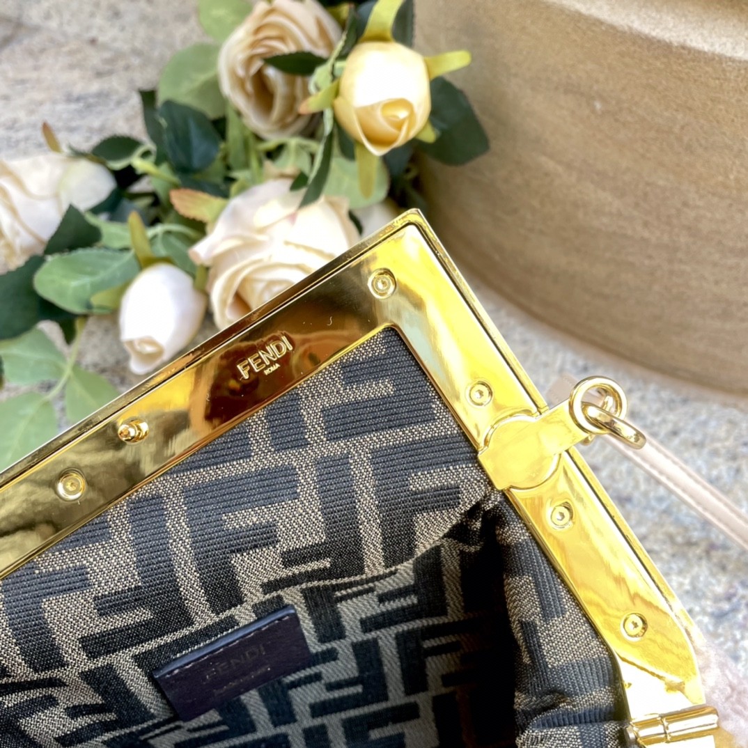 펜디 퍼스트 스몰 숄더백