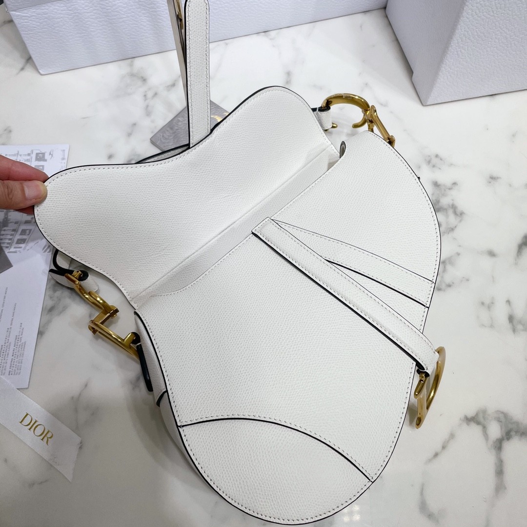 디올 새들백 미듐 (화이트)