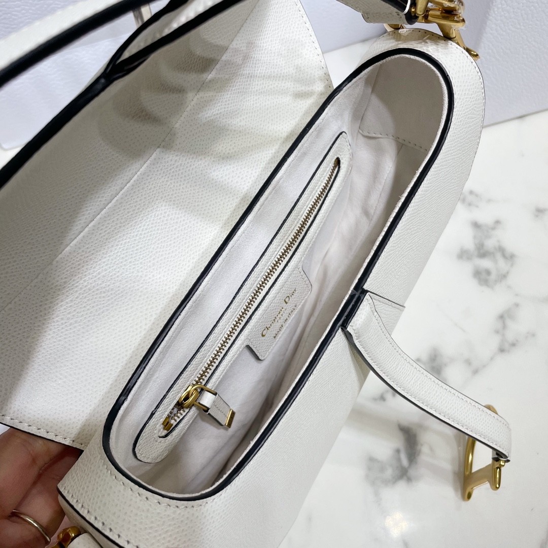 디올 새들백 미듐 (화이트)