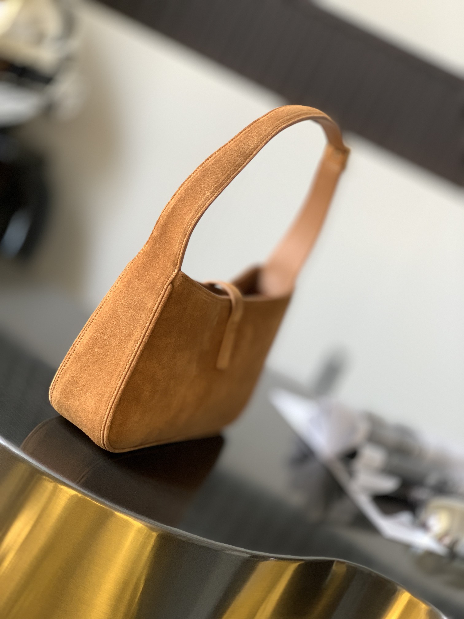 세인트로랑 스무스 스웨이드 LE 5A7 스몰 호보백 (브라운)