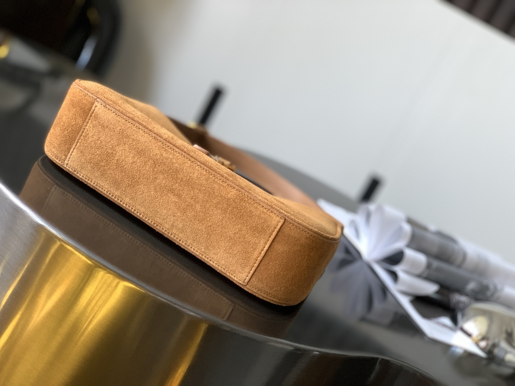 세인트로랑 스무스 스웨이드 LE 5A7 스몰 호보백 (브라운)