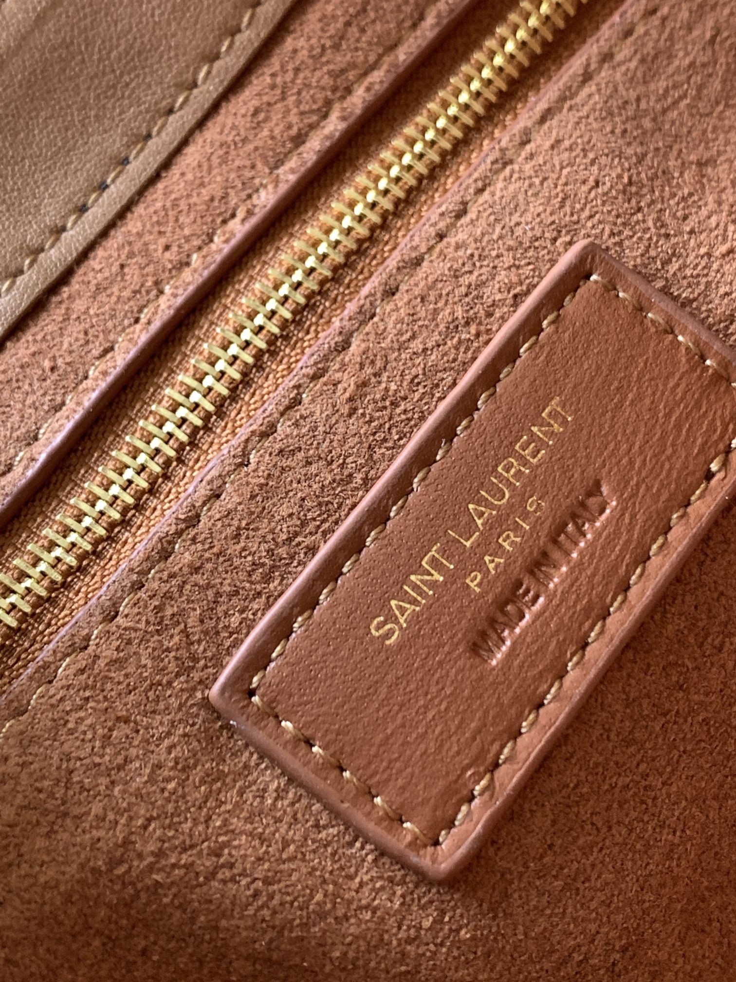 세인트로랑 스무스 스웨이드 LE 5A7 스몰 호보백 (브라운)