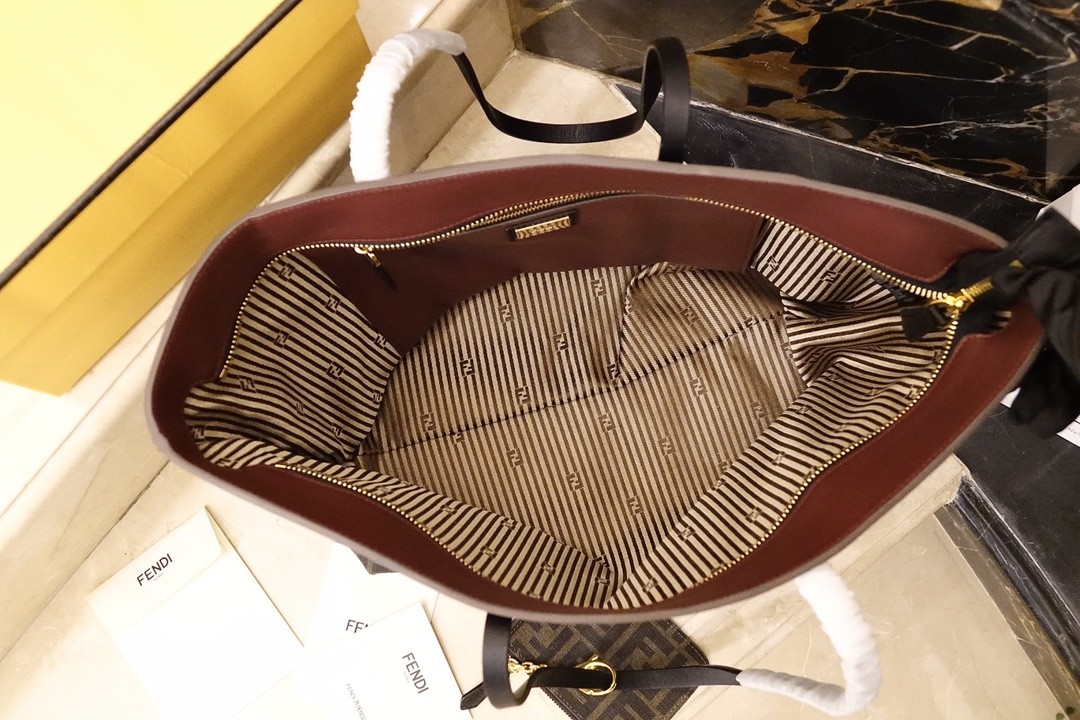 펜디 빈티지 쇼퍼백