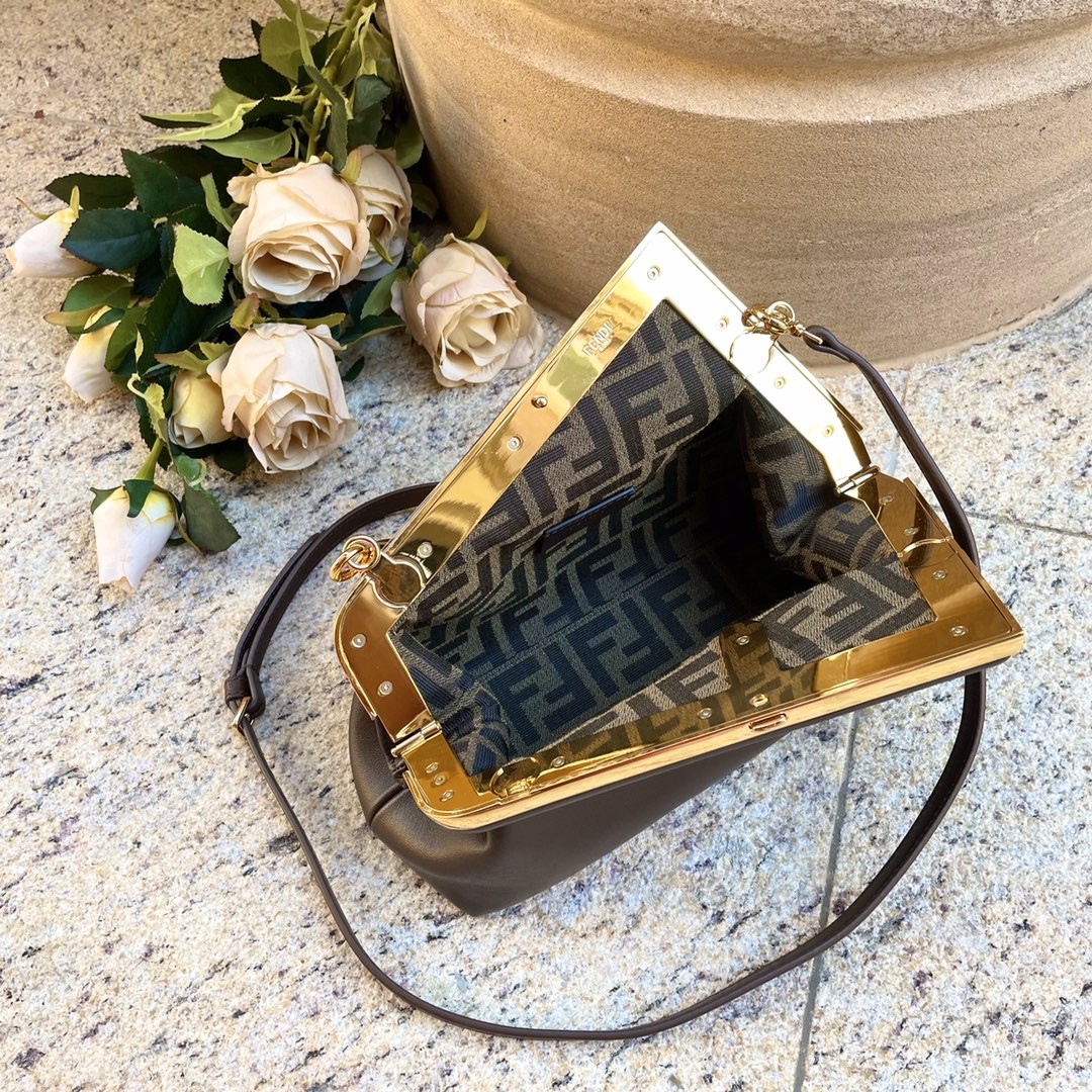 펜디 퍼스트 숄더백