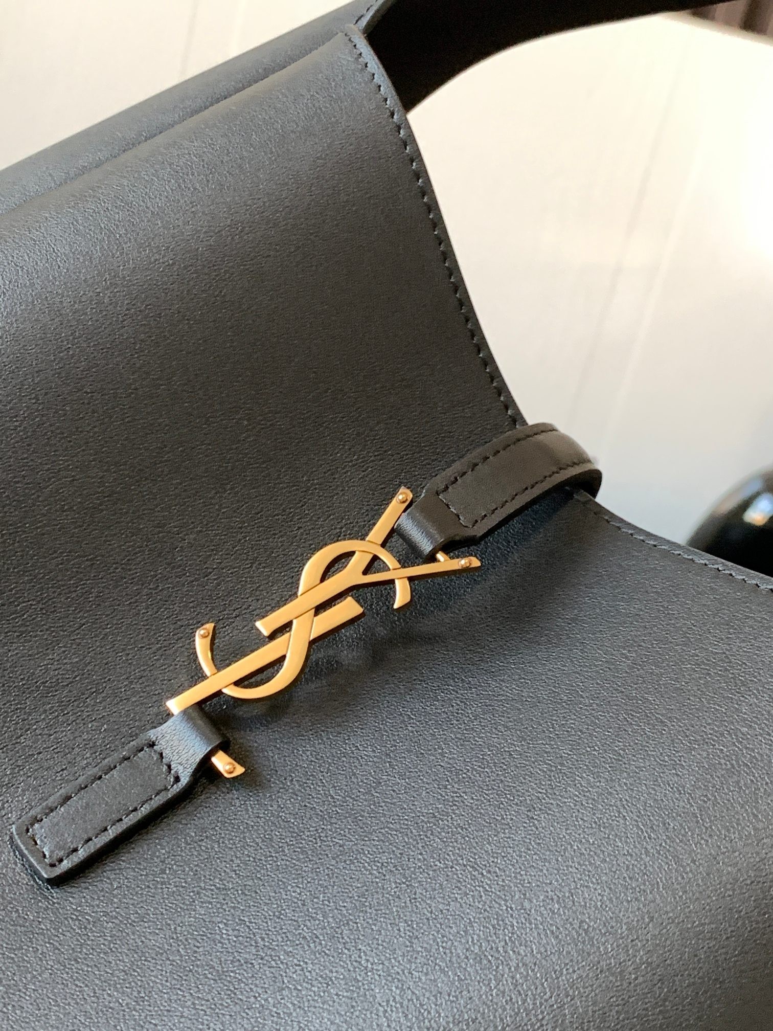 세인트로랑 블렉 래더 여성 호보백