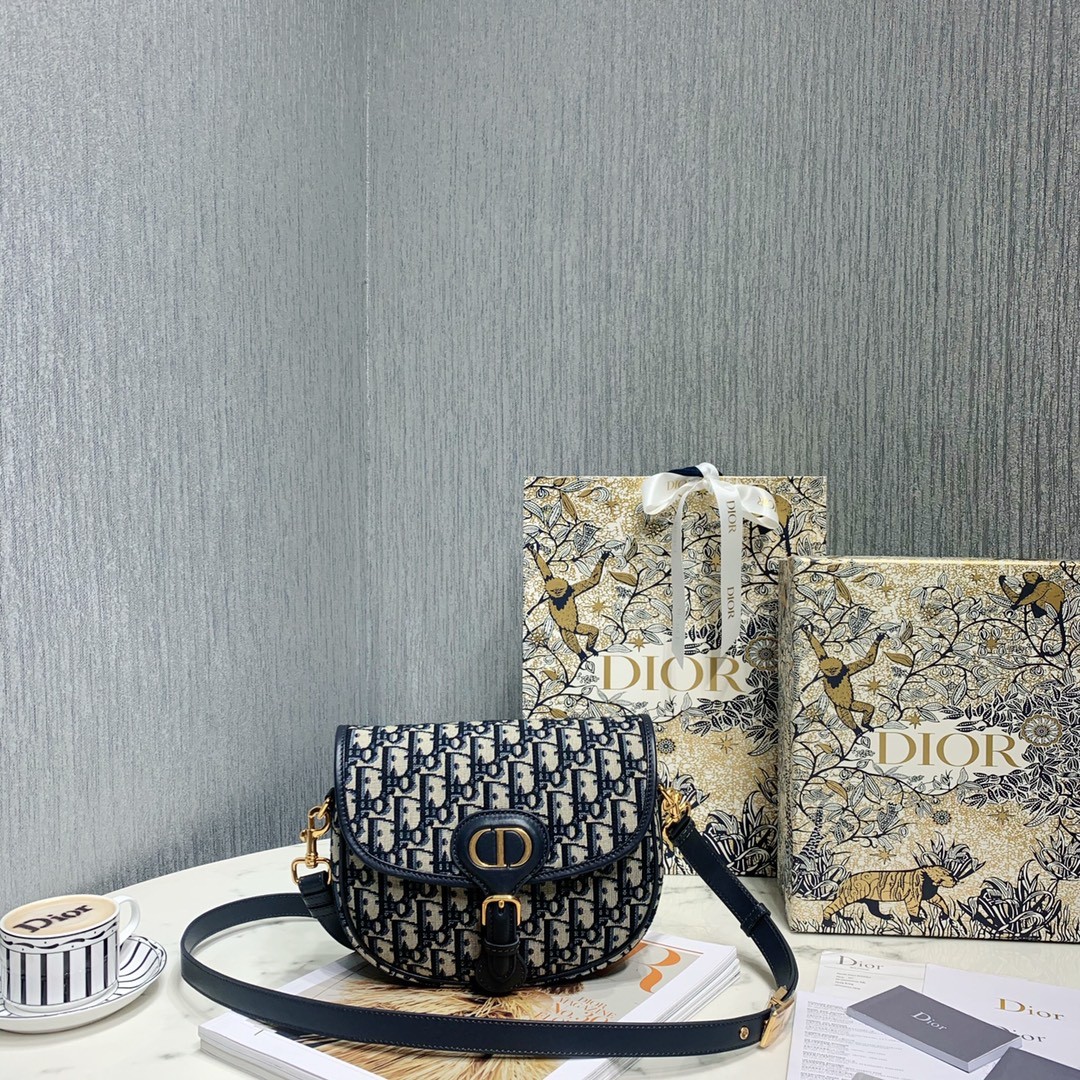 디올 BOBBY 백 오블리크 미듐 (네이비)