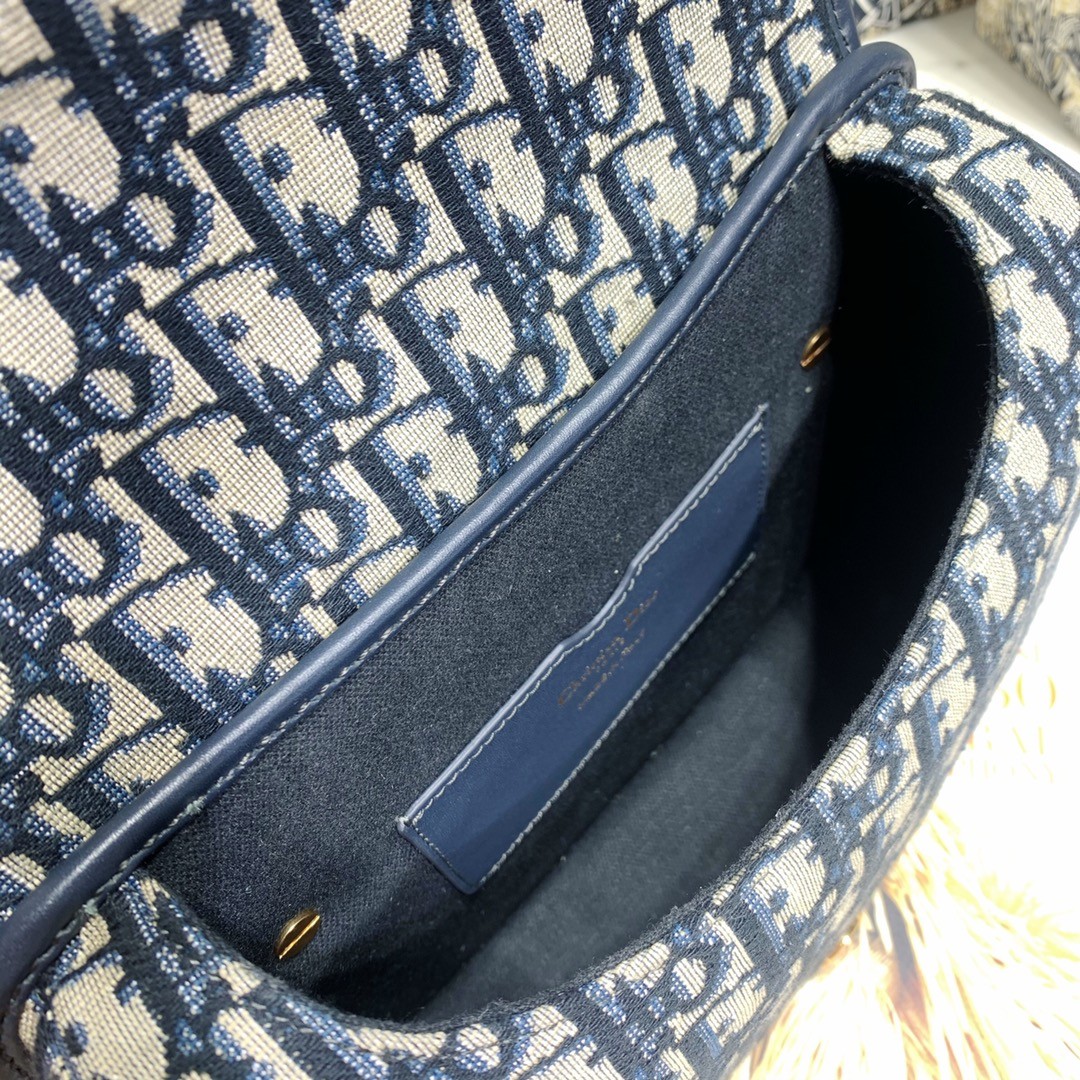 디올 BOBBY 백 오블리크 미듐 (네이비)