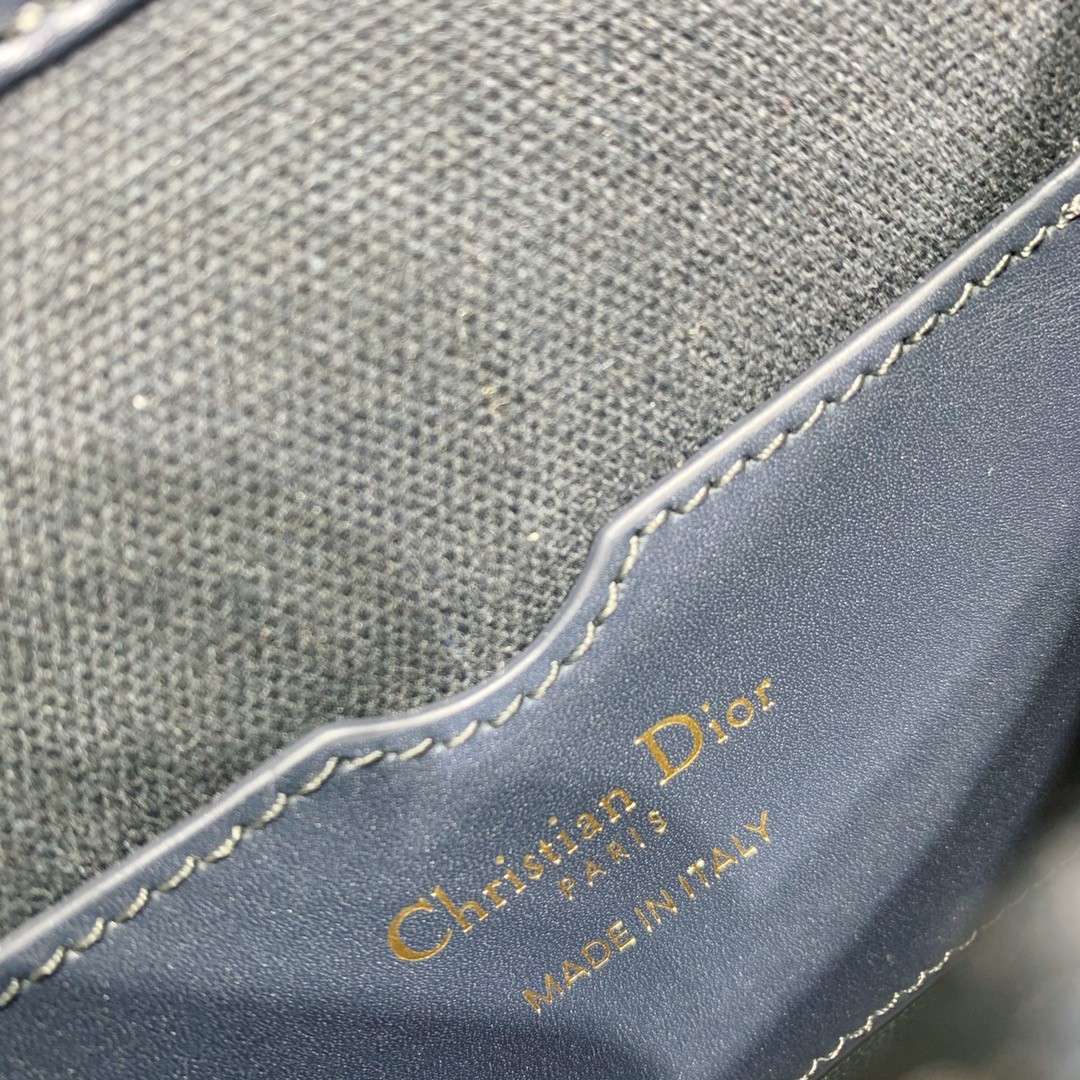 디올 BOBBY 백 오블리크 미듐 (네이비)