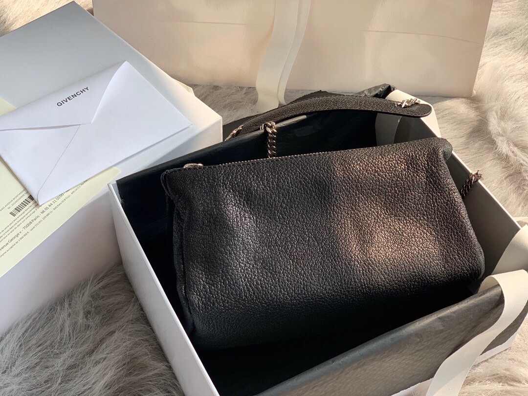 지방시 GIVENCHY 판도라 토트 백