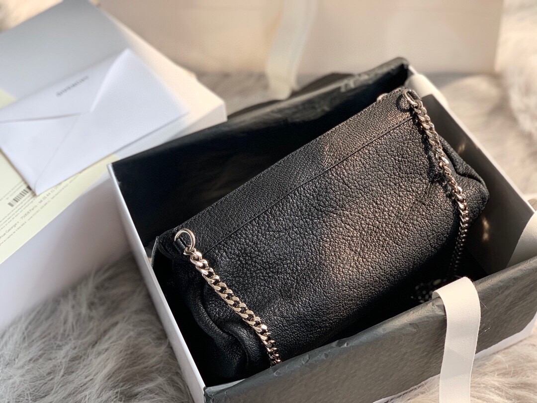 지방시 GIVENCHY 판도라 토트 백