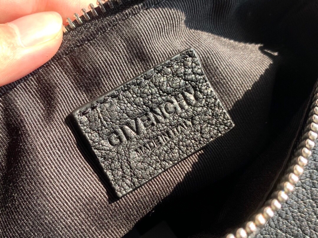 지방시 GIVENCHY 판도라 토트 백