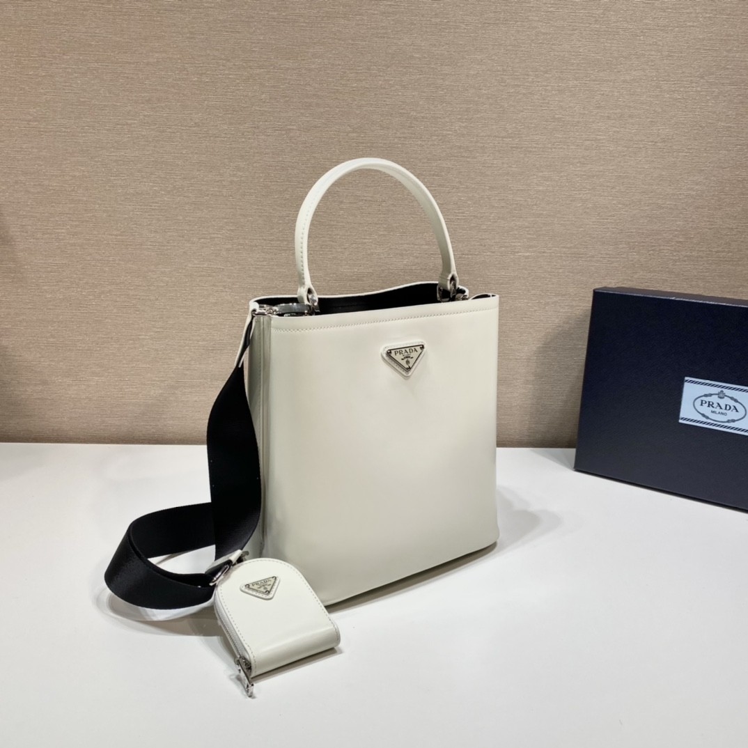 프라다 파니에 토트백