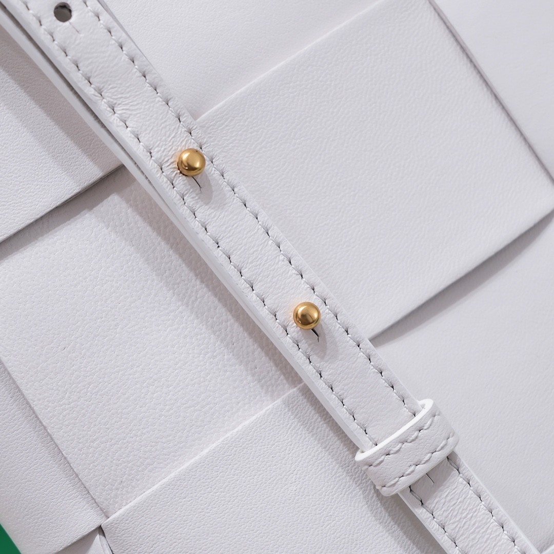 보테가베네타 BV Intreccio 인트레치오 가죽 토트 백