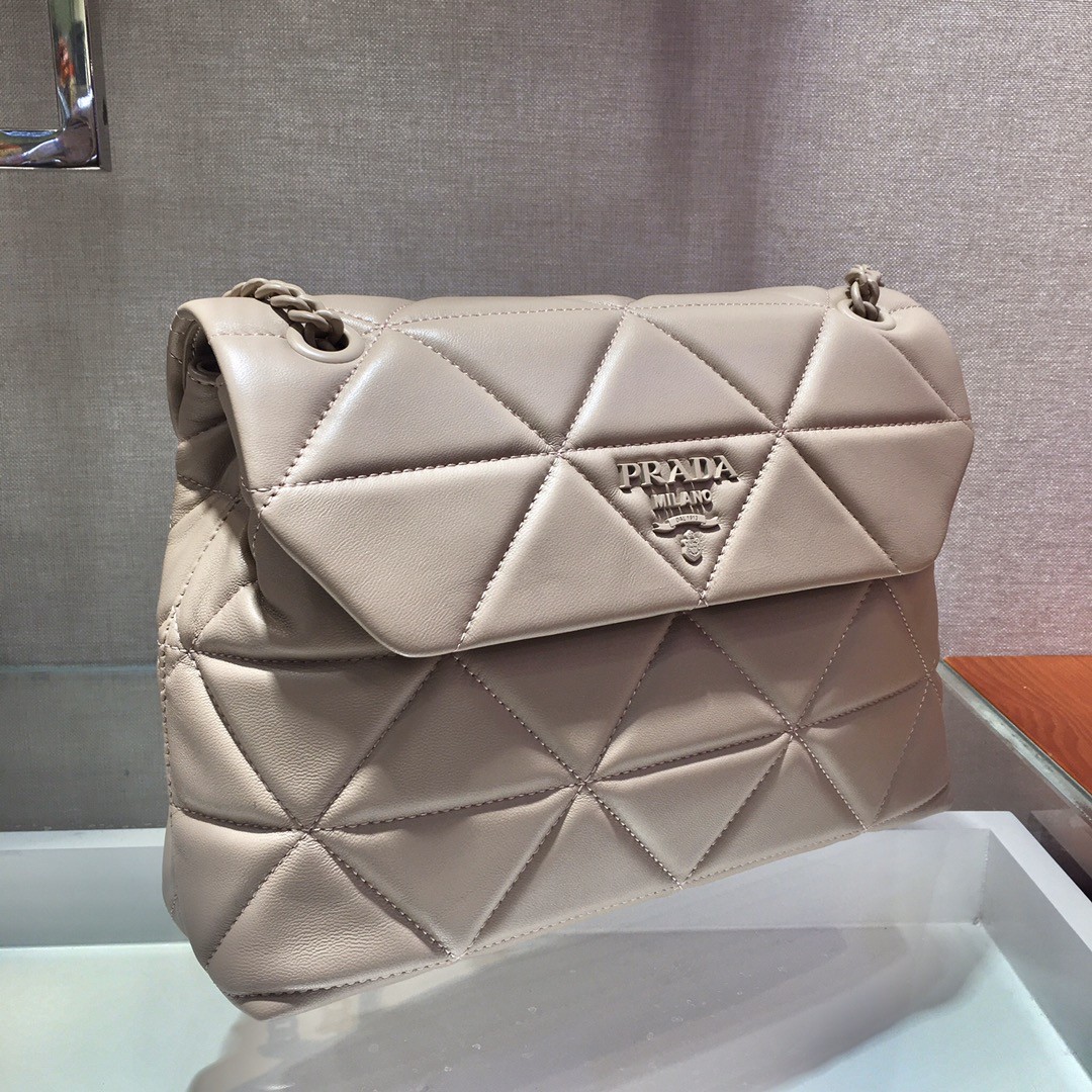 프라다 스펙트럼 나파 가죽 숄더백