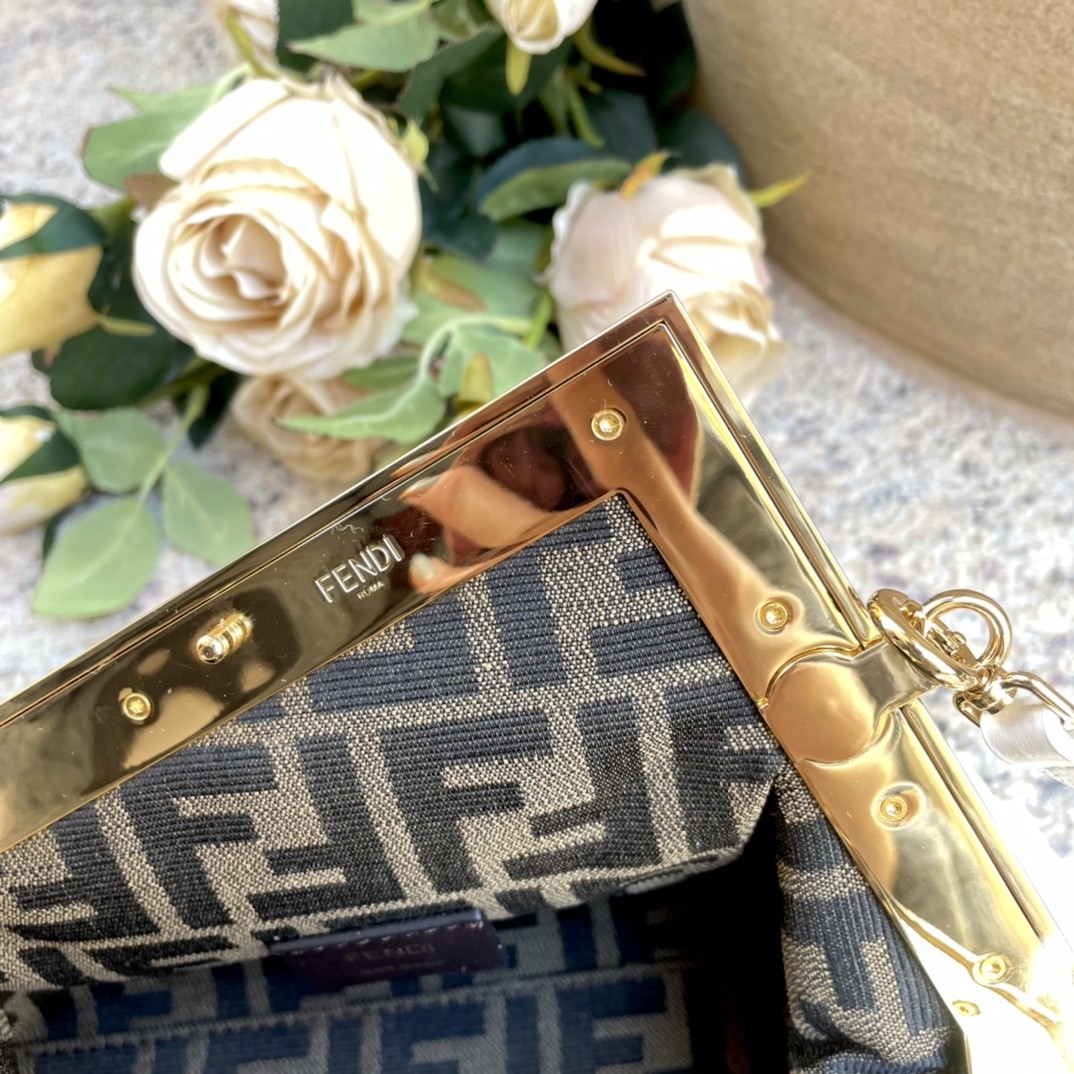 펜디 퍼스트 스몰 숄더백