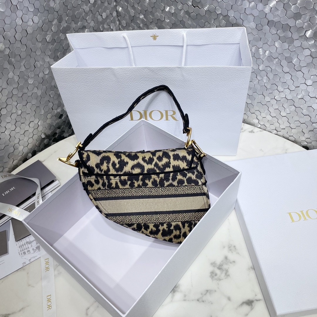 디올 새들백 오블리크 미듐 (레오파드)