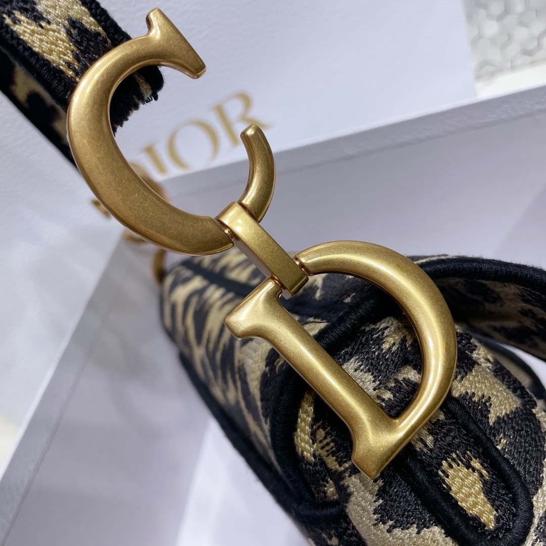 디올 새들백 오블리크 미듐 (레오파드)