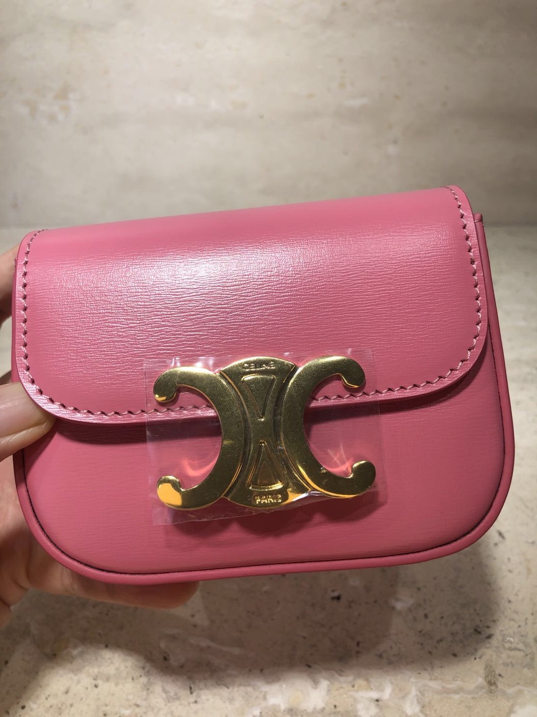 [CELINE-셀린느] 셀린느 샤이니 카프스킨 미니 트리옹프 백 플라밍고