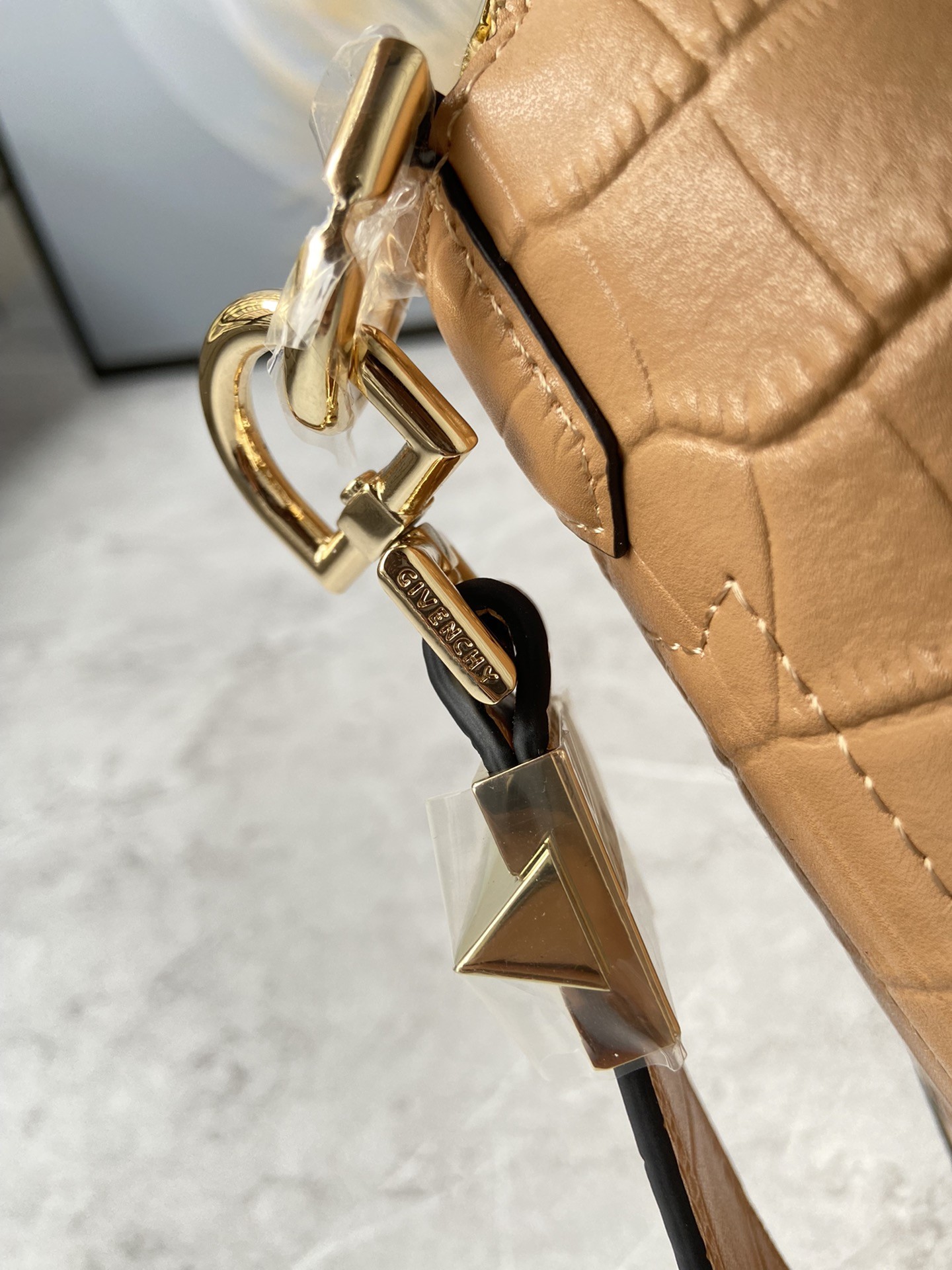 지방시 GIVENCHY Antigona mini tote 안티고나 미니 토트 백