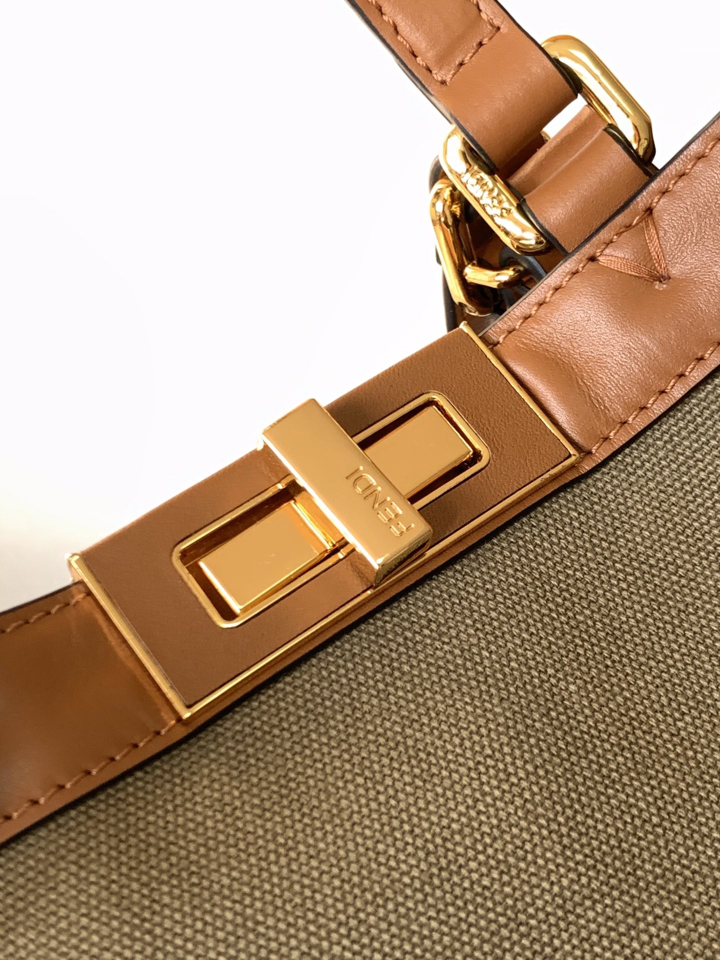 펜디 FENDI peekaboo X-tote 피카부 토트 백