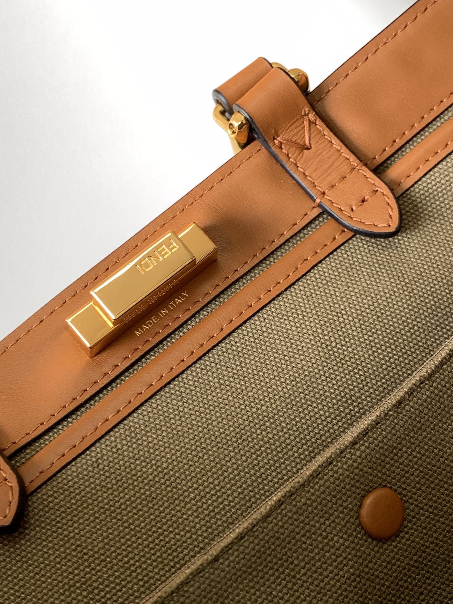 펜디 FENDI peekaboo X-tote 피카부 토트 백