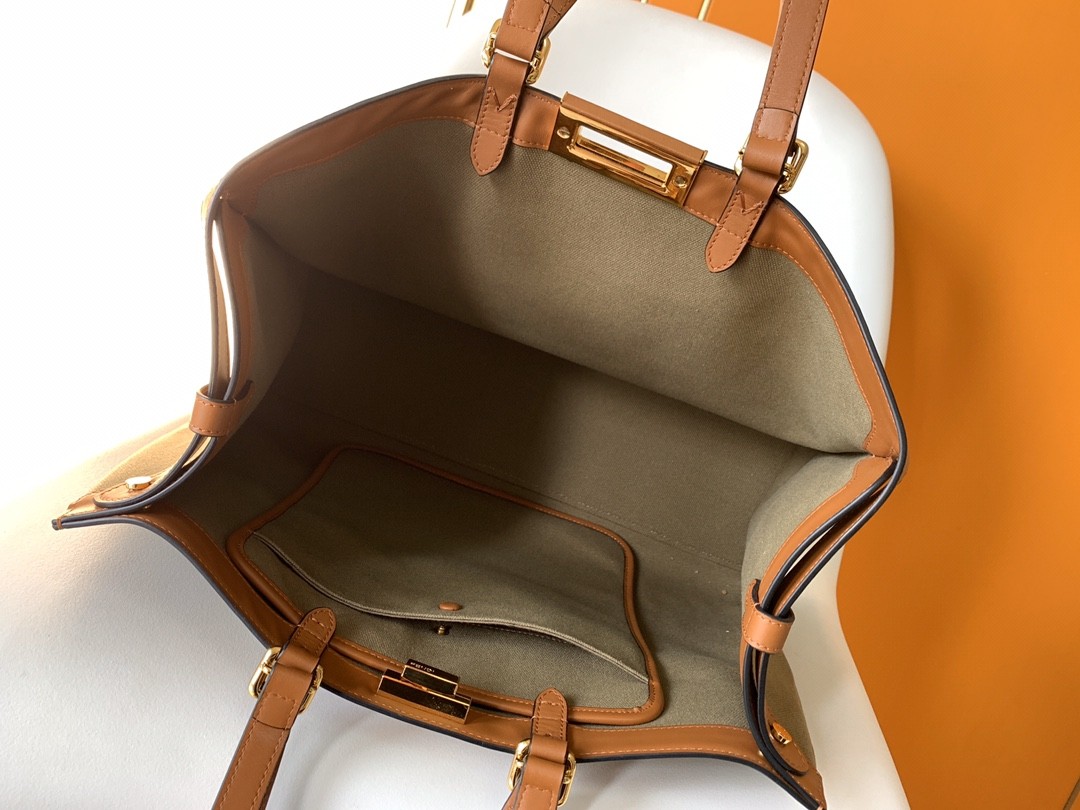 펜디 FENDI peekaboo X-tote 피카부 토트 백