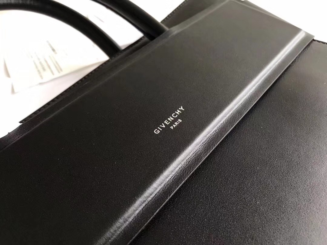 지방시 GIVENCHY Horizon 호라이즌 토트 백