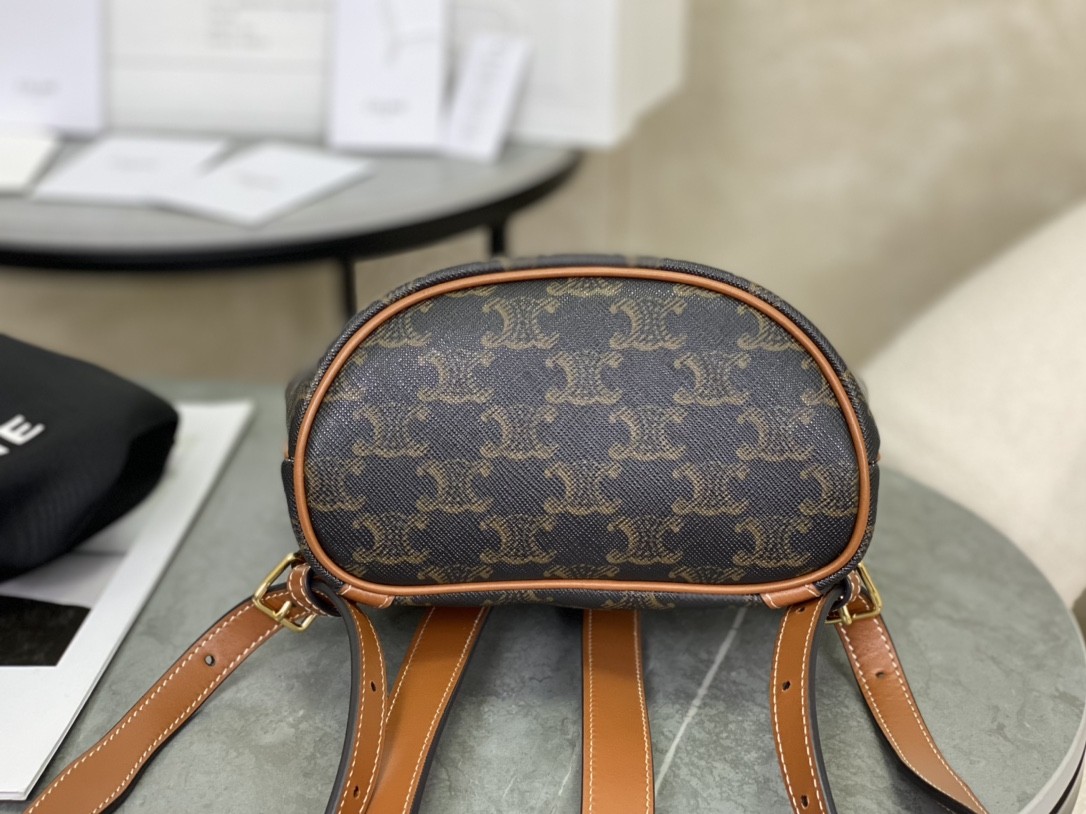 [CELINE-셀린느]  미니 폴코 백팩 - 트리옹프 캔버스 & 카프스킨 탠 [백경]