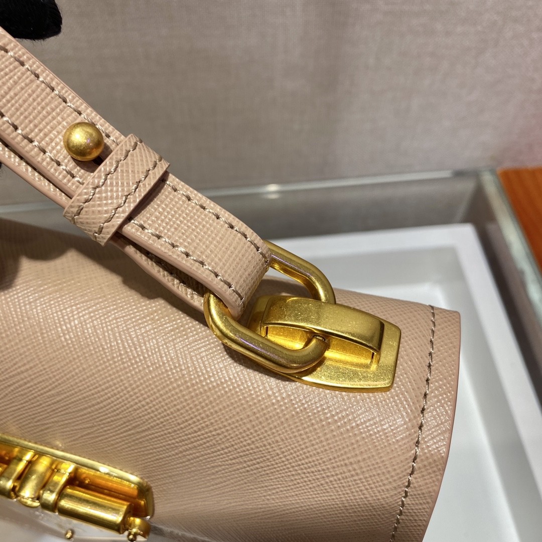 프라다 사피아노 래더 숄더백