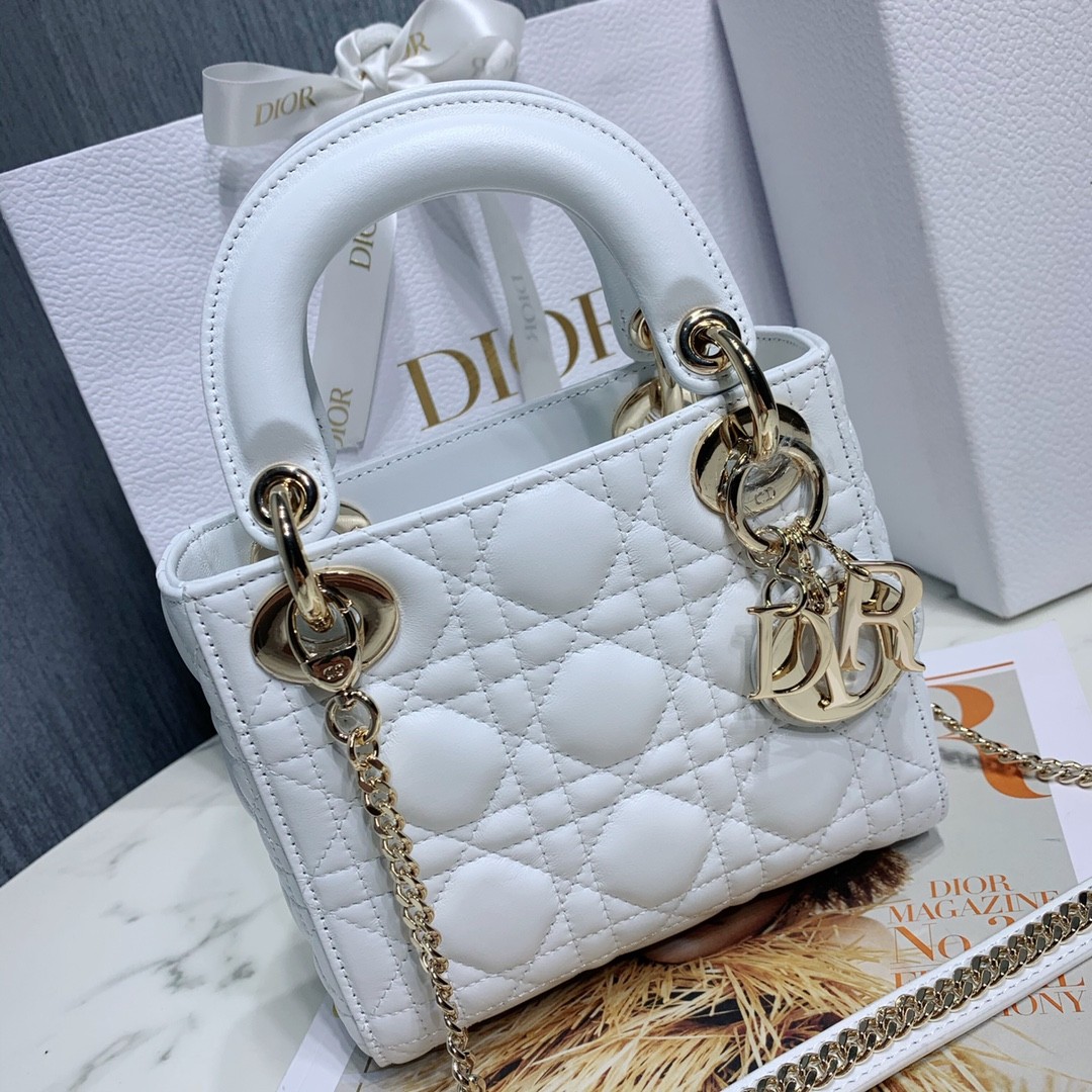 디올 레이디백 미니 램스킨 금장 (화이트)