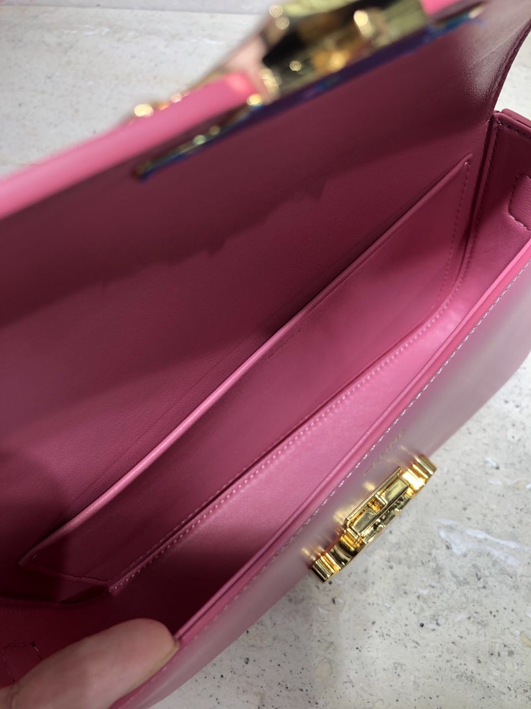 [CELINE-셀린느]  셀린느 샤이니 카프스킨 미니 숄더백 라이트 핑크