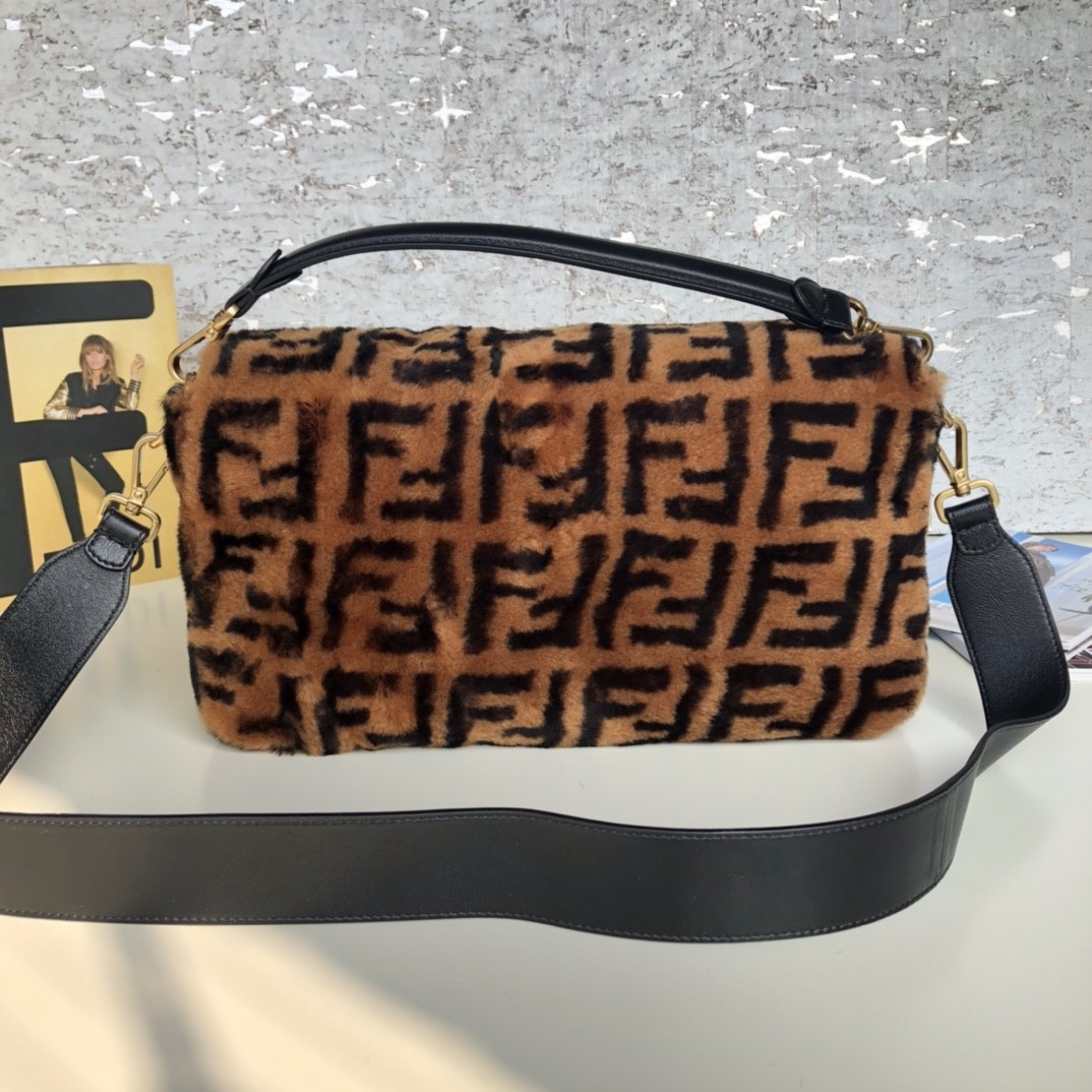 펜디 FENDI 바게트 숄더 백