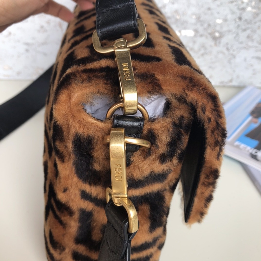 펜디 FENDI 바게트 숄더 백