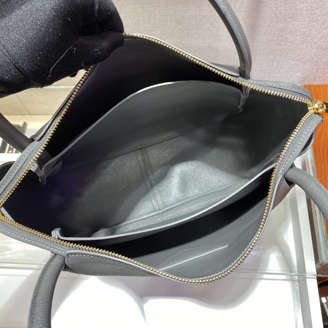 프라다 가죽 로고 핸드백