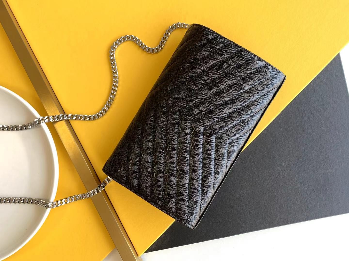 세인트로랑 YSL 로고 모노그램 체인 숄더백 블랙 (은장)