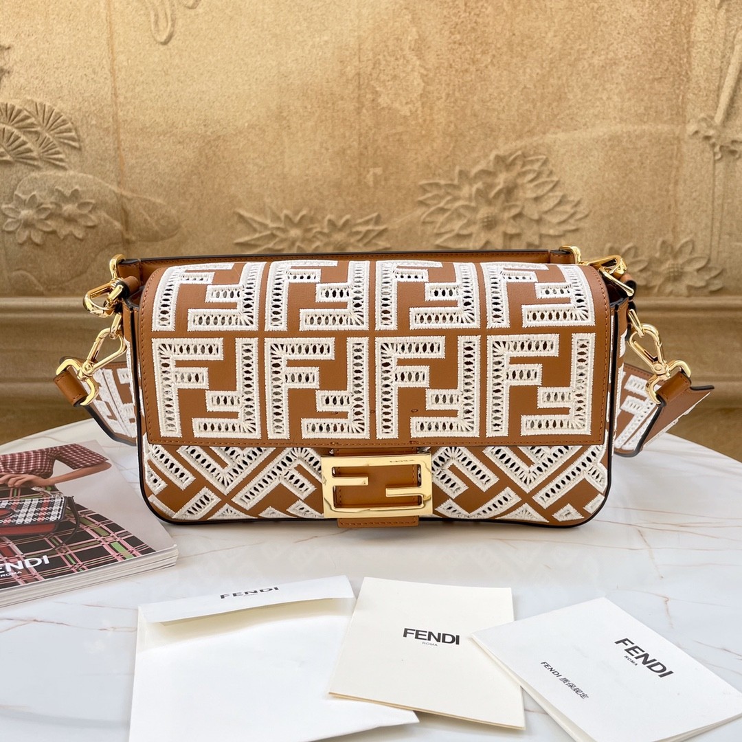 펜디 FENDI Bagutte 바게트 숄더 백