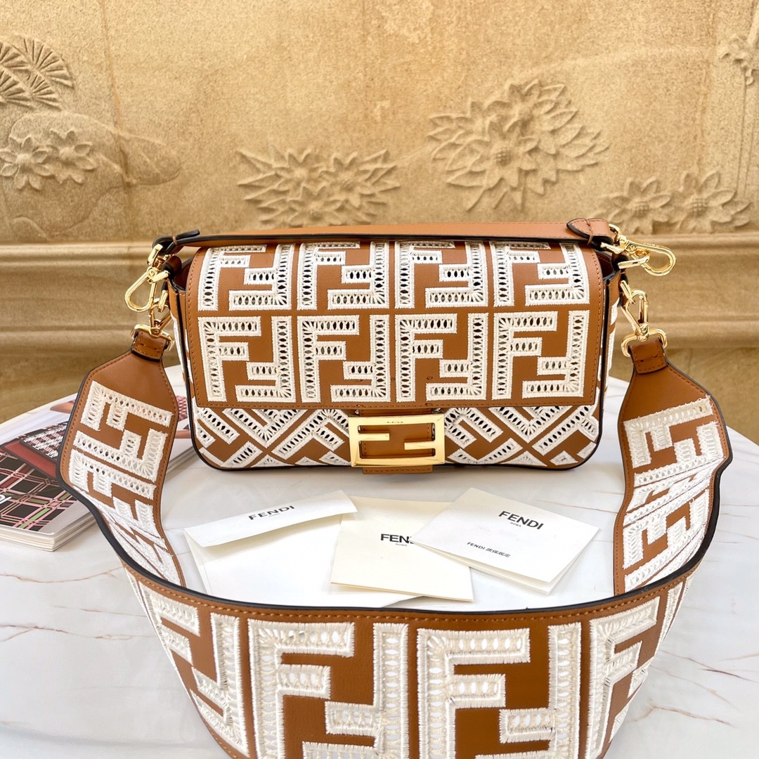 펜디 FENDI Bagutte 바게트 숄더 백