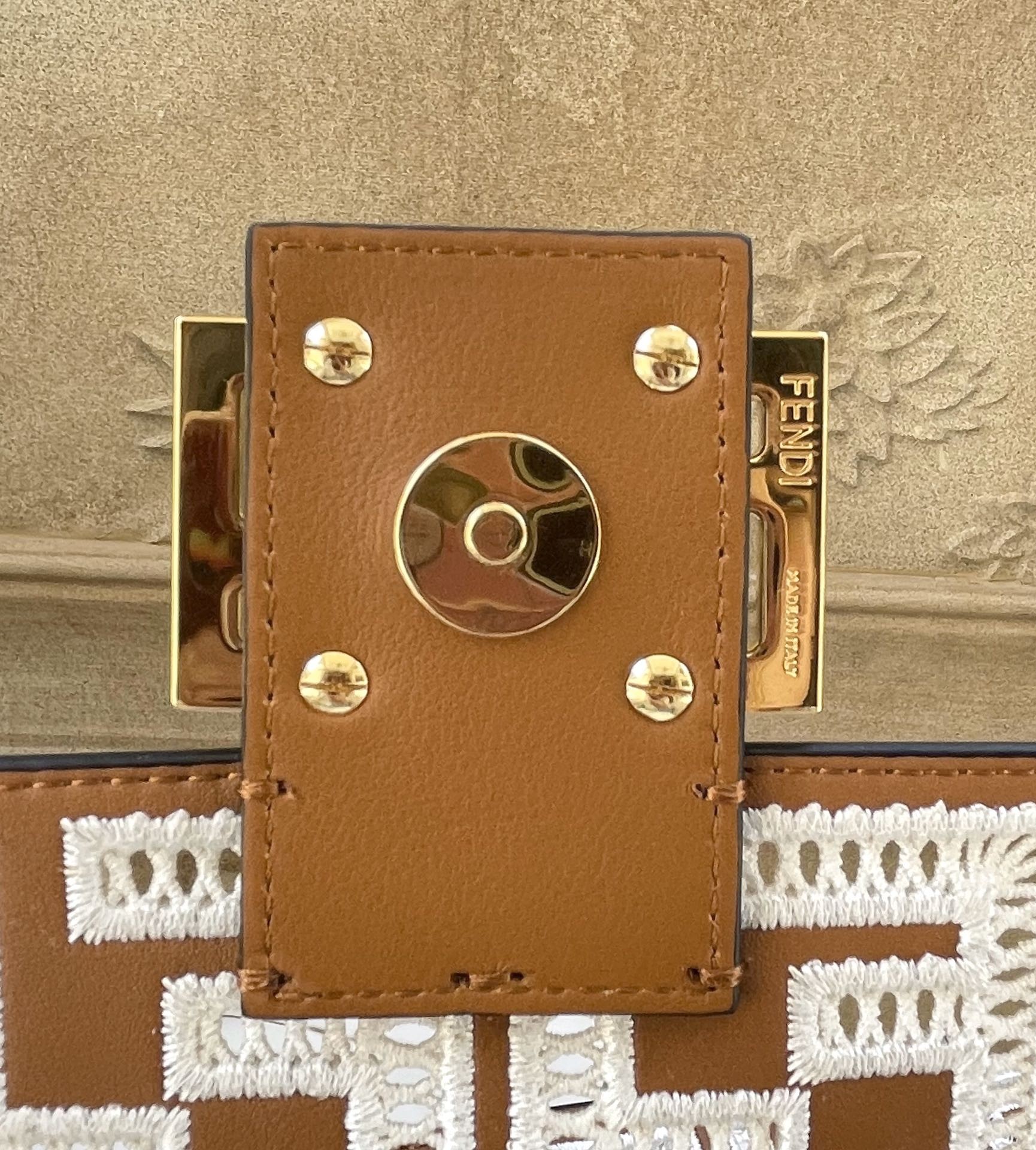 펜디 FENDI Bagutte 바게트 숄더 백