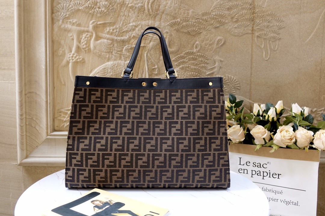 펜디 FENDI peekaboo X-tote 피카부 토트 백