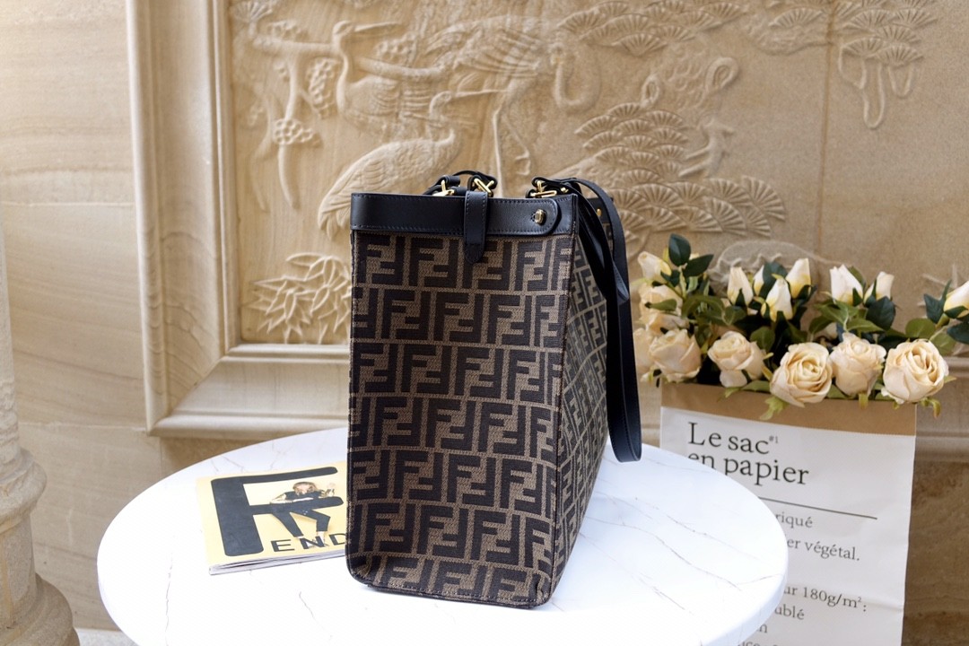 펜디 FENDI peekaboo X-tote 피카부 토트 백