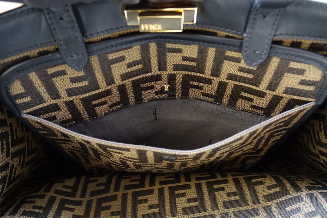 펜디 FENDI peekaboo X-tote 피카부 토트 백
