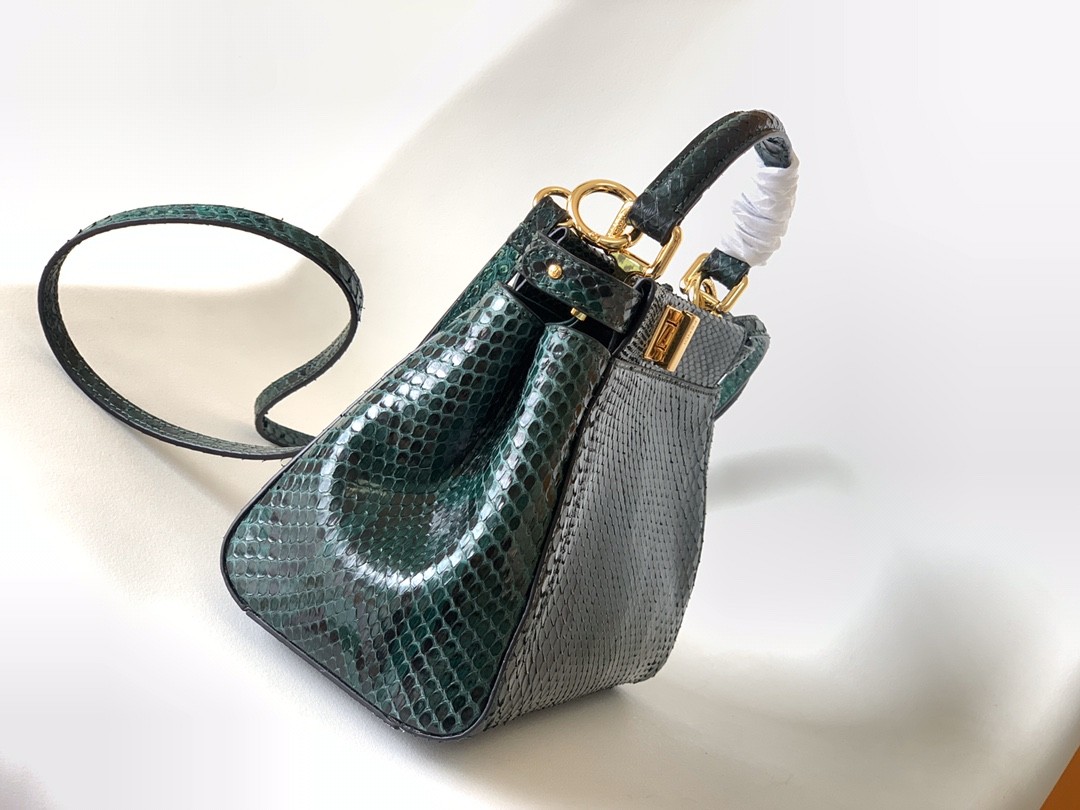 펜디 FENDI Peekaboo 토트 백